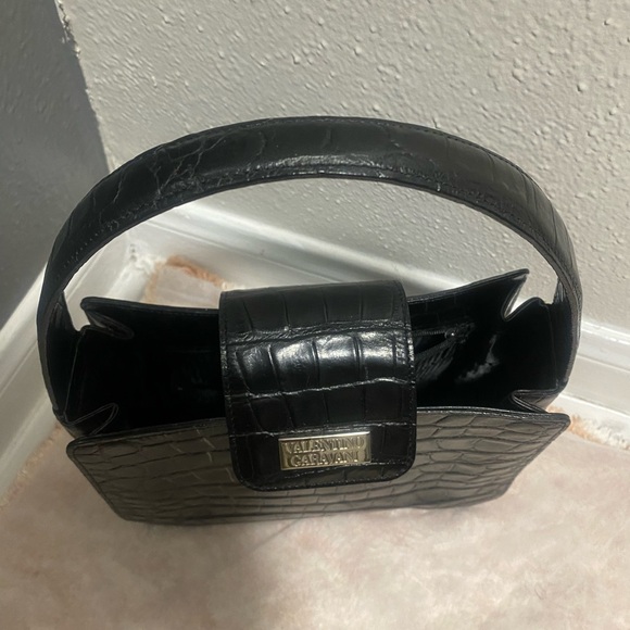 Rare VALENTINO GARAVANI Black Handbag - Picture 2 of 11